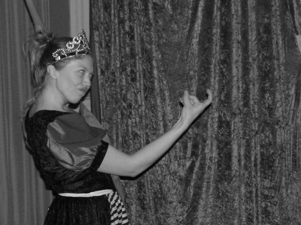 Jenna Vik played the Queen of Hearts.
