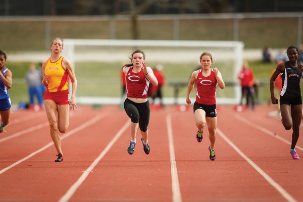Sophomore Abi Davis posted top-four national finishes in the women's 100 and 200 meters.