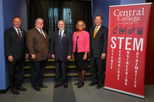 Central announced its engineering major at a March event. Left to right: Jeff Weld, executive director of the Governor’s STEM Advisory Council; Roger Brown, president and CEO of PPI; Mark Putnam, Central College president; Mary Andringa, CEO and chair of the board of Vermeer Corp.; and Pat Meyer, CEO of Pella Corp.
